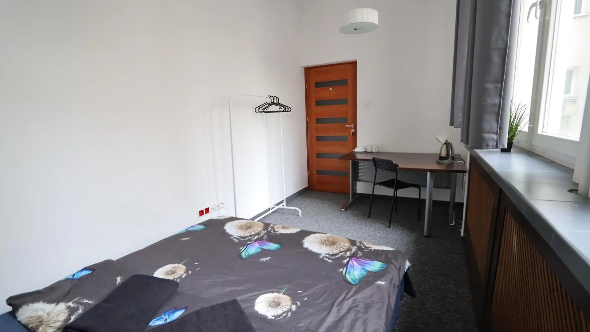Fantastic Waw - J7 Room F Warszawa 0*,  Polska